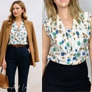 Vintage 60s floral sleeveless summer girly blouse. Large bow collar. Blue white